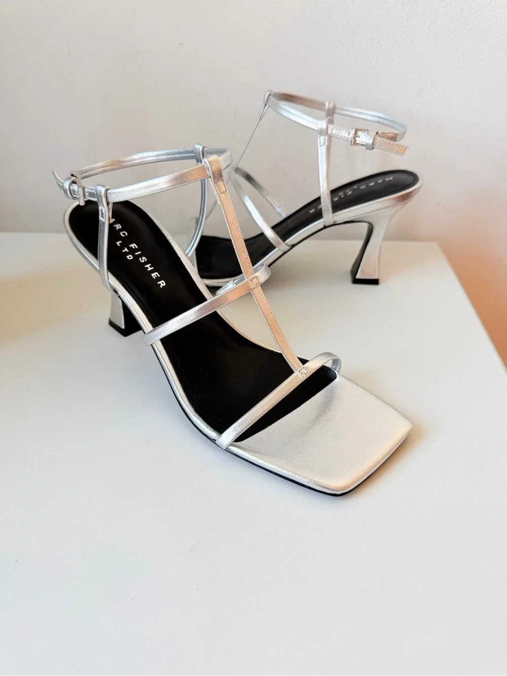 Marc Fisher Dennie Strappy Leather Dress Sandal In Metallic Silver Size 10 NIB
